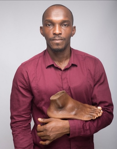 Read more about the article  Nigeria’s John Amanam crafts prostheses for people of colour