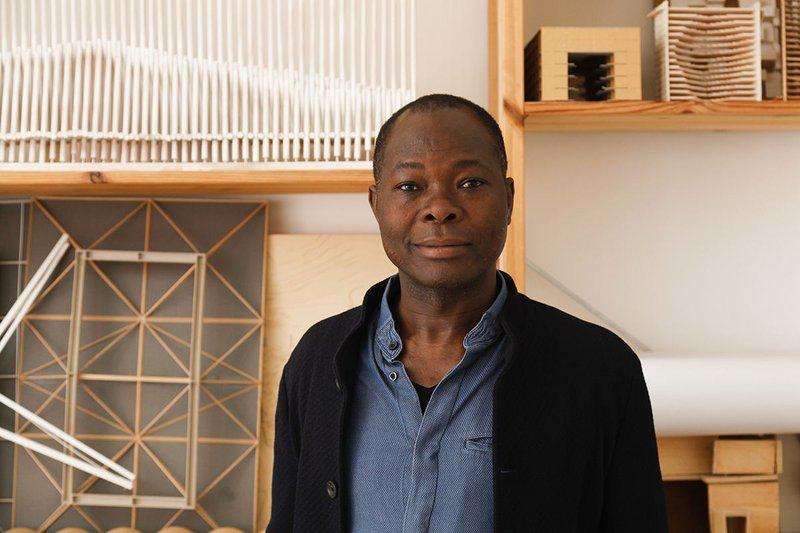 Read more about the article Meet the Burkinabé architect who is the first African to win the Pritker Architecture Prize